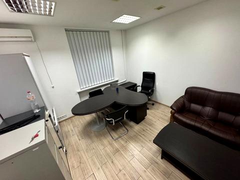 комерційна за адресою Оболонська вул., 39