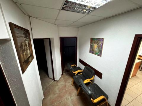 комерційна за адресою Оболонська вул., 39
