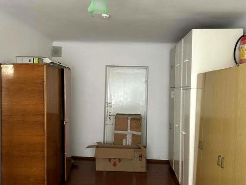 коммерческая по адресу Київська, 14