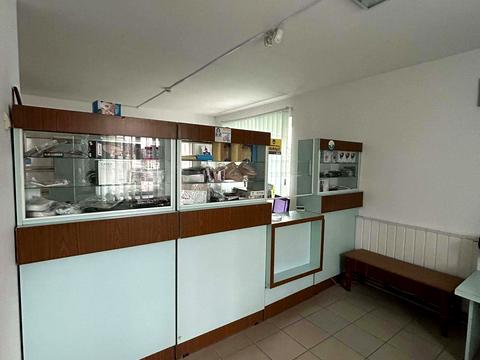 коммерческая по адресу Київська, 14