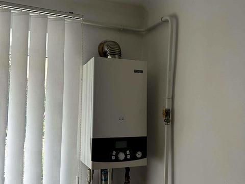 коммерческая по адресу Київська, 14