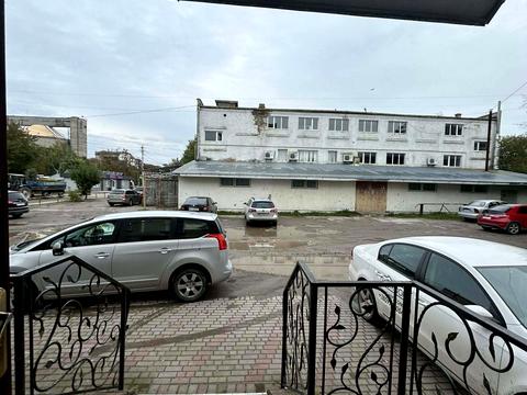 коммерческая по адресу Київська, 14