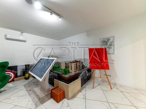 комерційна за адресою Болсуновська вул. (Сергія Струтинського), 4