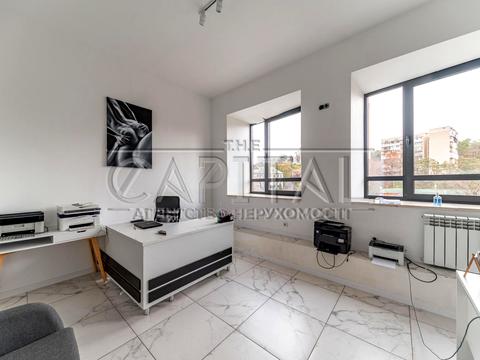 комерційна за адресою Болсуновська вул. (Сергія Струтинського), 4