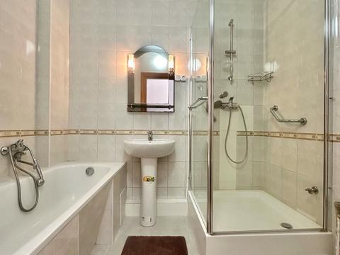 квартира за адресою Київ, Григорія Кочура вул. (Олександра Пироговського), 19 к1