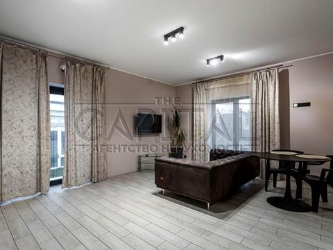 будинок за адресою Академіка Глушкова просп.