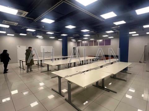 комерційна за адресою Борщагівська вул., 154