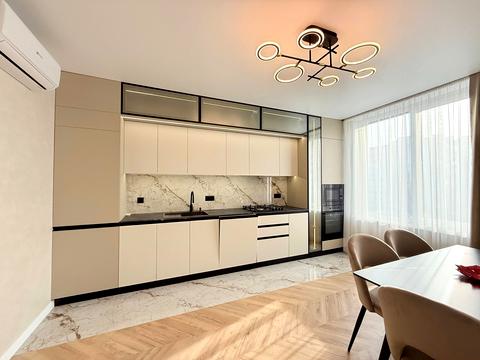 квартира за адресою Степана Бандери вул., 77-Б