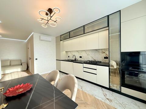 квартира за адресою Степана Бандери вул., 77-Б