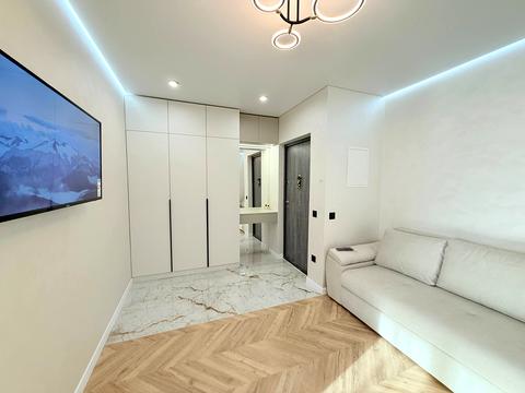 квартира за адресою Степана Бандери вул., 77-Б