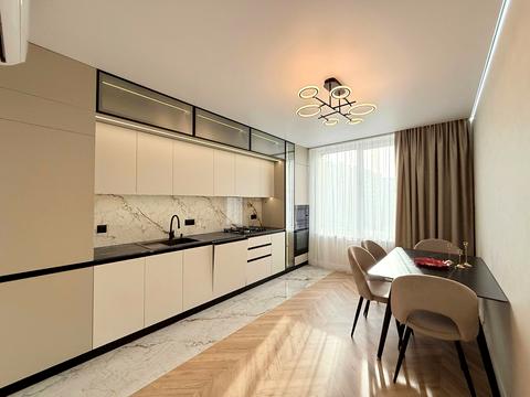 квартира за адресою Степана Бандери вул., 77-Б