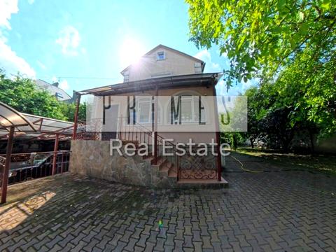 будинок за адресою Грушевського вул.