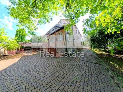 будинок за адресою Грушевського вул.