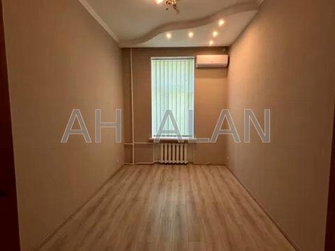 комерційна за адресою Верхній Вал вул., 48/28А