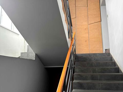 комерційна за адресою Владислава Домбровського вул. (Желябова), 4