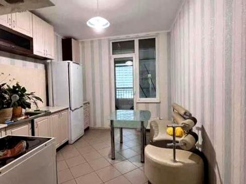 квартира за адресою Ованеса Туманяна вул., 3