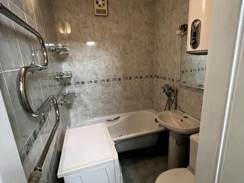 квартира за адресою Богдана Хмельницького просп. (Героїв Сталінграда), 4-Б