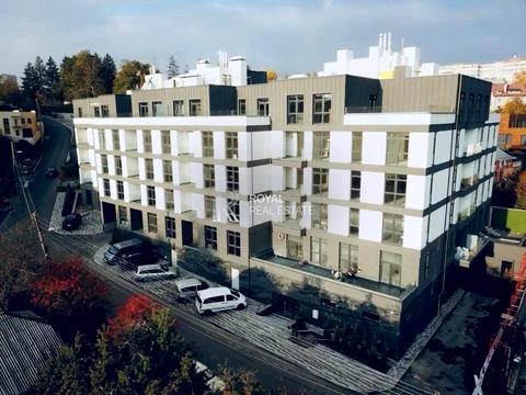 комерційна за адресою Університетська вул., 17-А