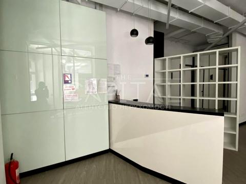 комерційна за адресою Євгена Коновальця вул. (Щорса), 12