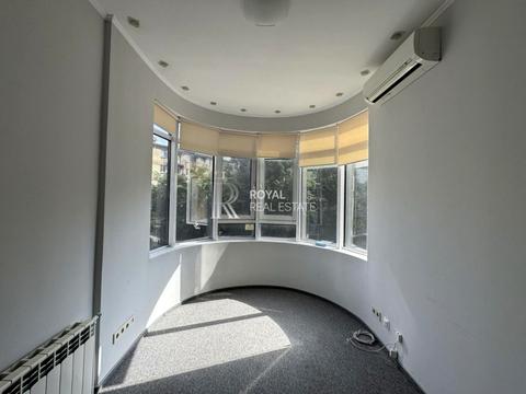 комерційна за адресою Князів Острозьких вул. (Московська), 46