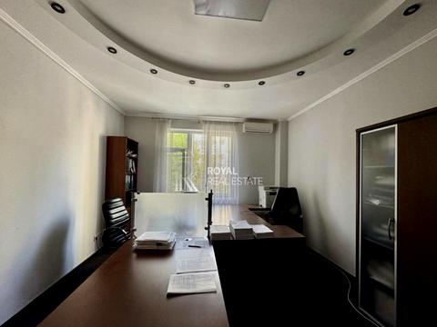 комерційна за адресою Князів Острозьких вул. (Московська), 46