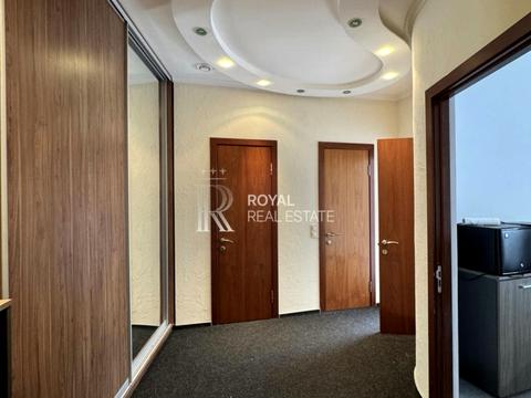 комерційна за адресою Князів Острозьких вул. (Московська), 46