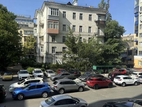 комерційна за адресою Князів Острозьких вул. (Московська), 46