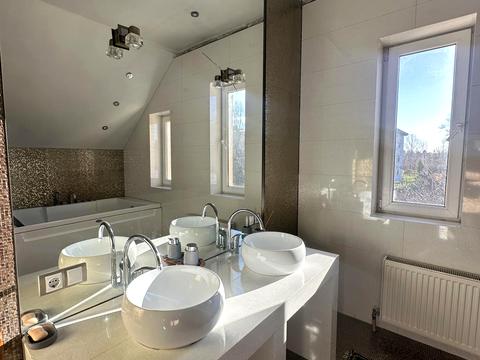 дом по адресу Горіхова