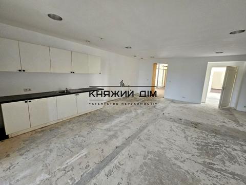 коммерческая по адресу Музейний пер., 4