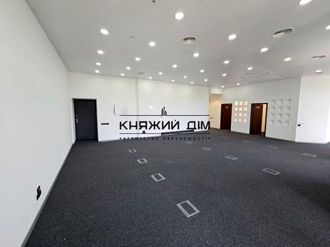 коммерческая по адресу Музейний пер., 4