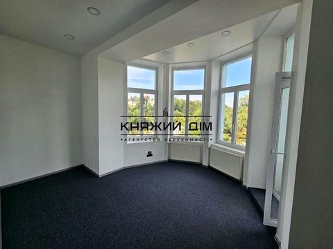 коммерческая по адресу Музейний пер., 4