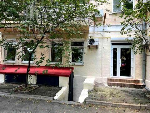 комерційна за адресою Різницька вул., 11