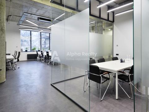 комерційна за адресою Саксаганського вул., 120