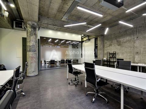 комерційна за адресою Саксаганського вул., 120