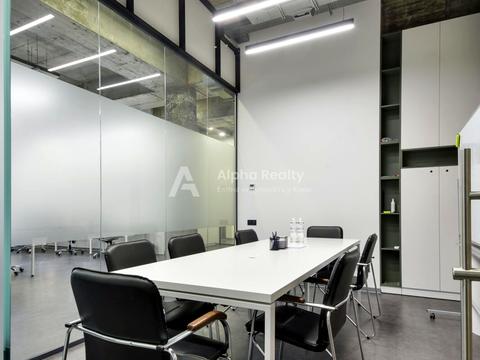 комерційна за адресою Саксаганського вул., 120