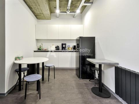 комерційна за адресою Саксаганського вул., 120