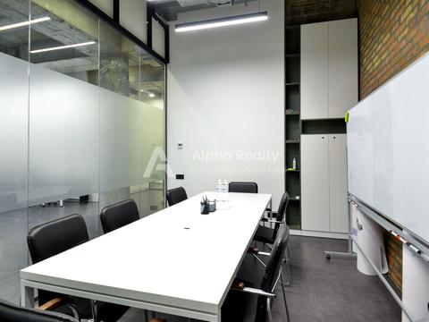 комерційна за адресою Саксаганського вул., 120