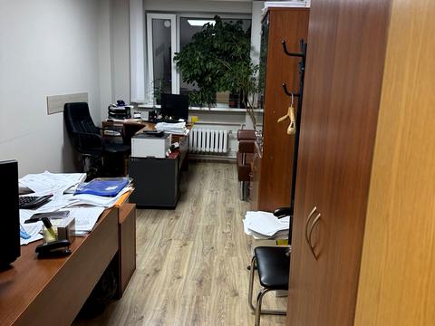 комерційна за адресою Коноплянська вул., 18