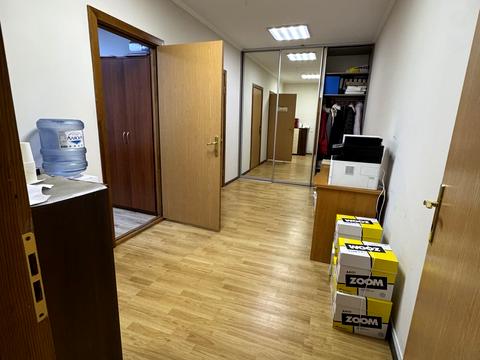 комерційна за адресою Коноплянська вул., 18