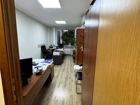 комерційна за адресою Коноплянська вул., 18