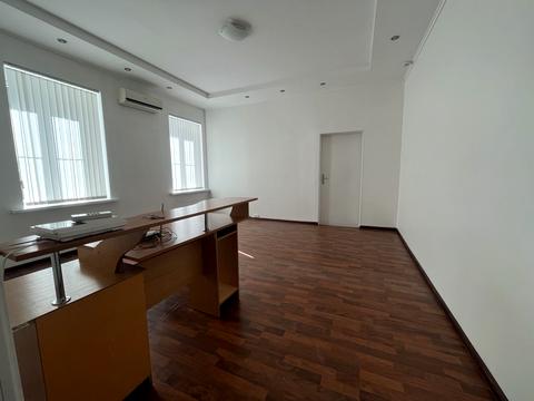 комерційна за адресою Петра Сагайдачного вул., 25-А