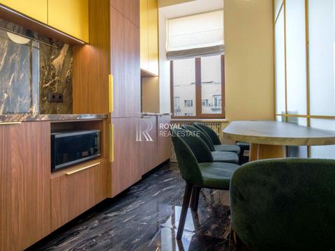 комерційна за адресою Велика Васильківська вул. (Червоноармійська), 43