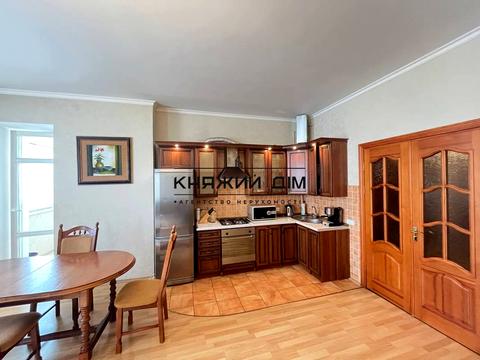 квартира за адресою Дмитрівська вул., 9-11