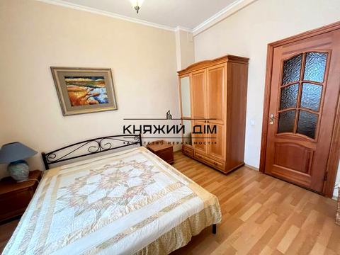 квартира за адресою Дмитрівська вул., 9-11