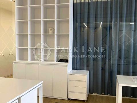 коммерческая по адресу Михаила Грушевского ул., 9б