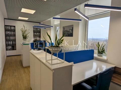 коммерческая по адресу Михаила Грушевского ул., 9б