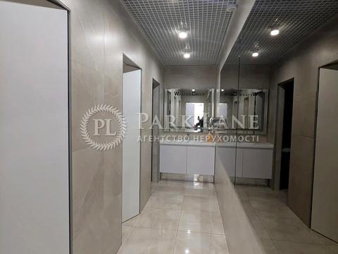 коммерческая по адресу Михаила Грушевского ул., 9б