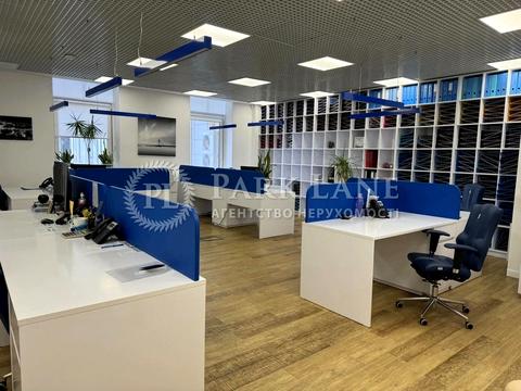 коммерческая по адресу Михаила Грушевского ул., 9б