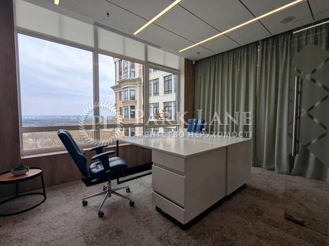 коммерческая по адресу Михаила Грушевского ул., 9б