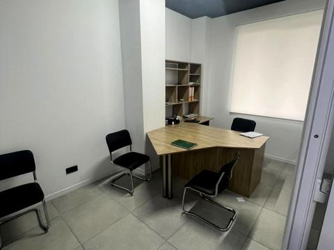 комерційна за адресою Степана Бандери вул., 1/1